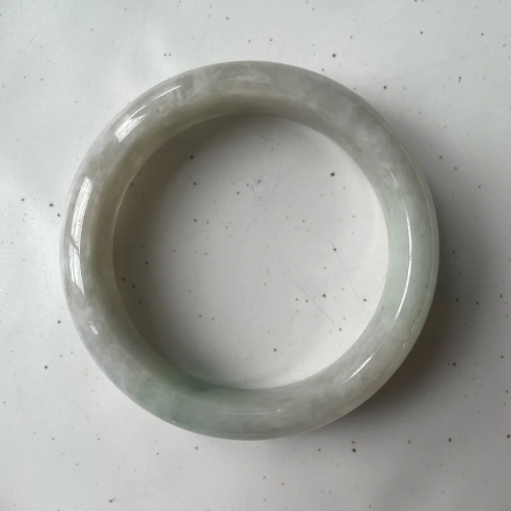 JADE l Authentic Burmese Jade Bangle snow white jade specs of apple green 52mm - Picture 11 of 15